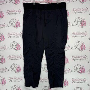 Shambala pants light weight black pockets on back studio style athletic warm up